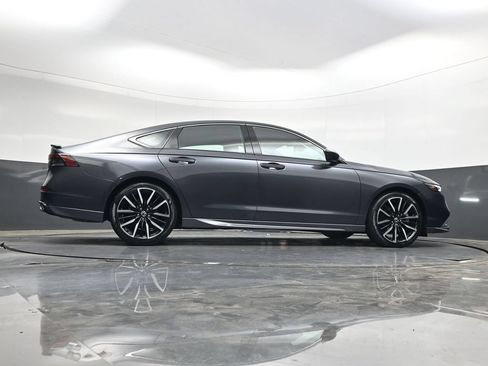 Used 2023 Honda Accord Touring image 38