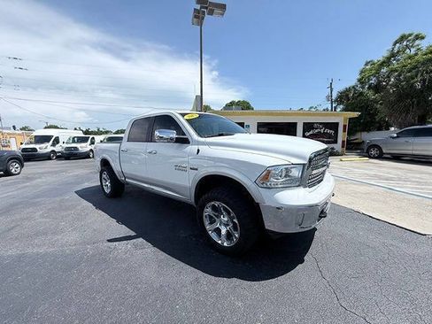 Used 2015 RAM 1500 Laramie w/ Convenience Group AWD/4WD image 8