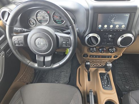 Used 2015 Jeep Wrangler Unlimited Sahara w/ Connectivity Group image 25