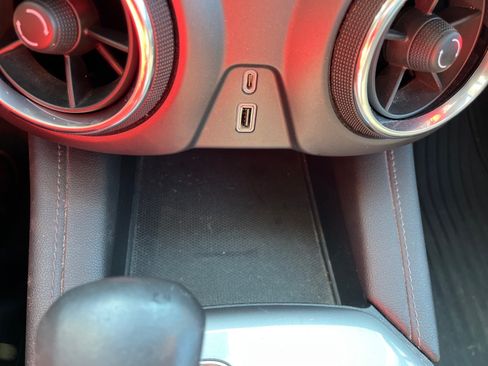 Used 2019 Chevrolet Blazer LT AWD/4WD image 27