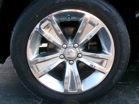 Used 2015 Dodge Challenger SXT image 7