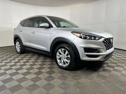 Used 2019 Hyundai Tucson SE image 2