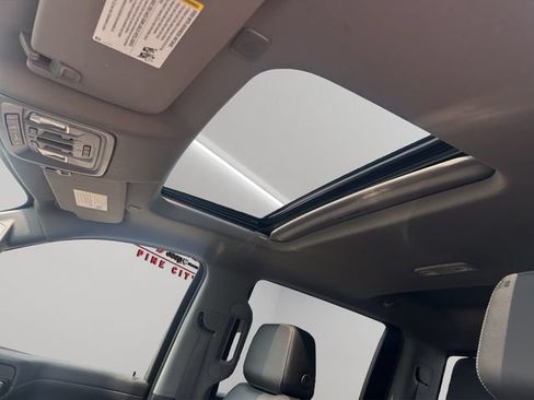 Used 2021 GMC Sierra 1500 SLT w/ SLT Convenience Package AWD/4WD image 3