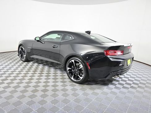 Used 2018 Chevrolet Camaro SS RWD image 4