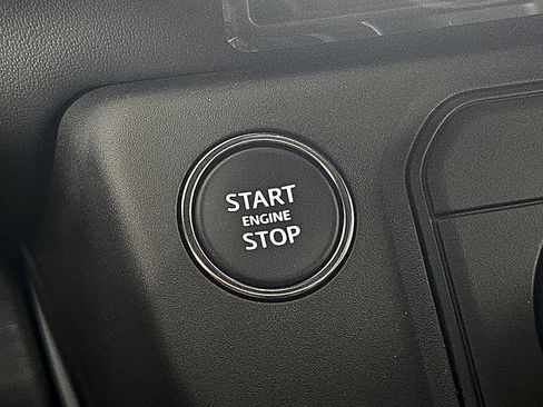 New 2026 Land Rover Defender 130 X-Dynamic SE AWD/4WD image 21