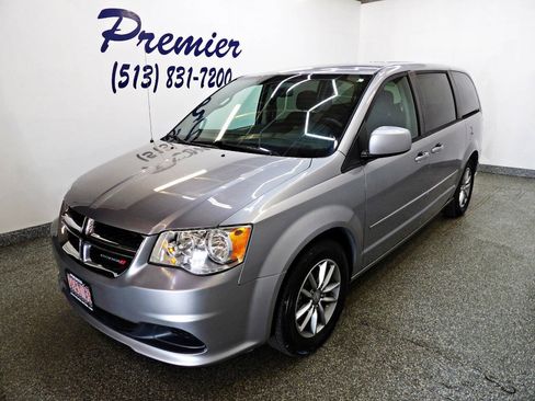 Used 2016 Dodge Grand Caravan SE FWD image 1