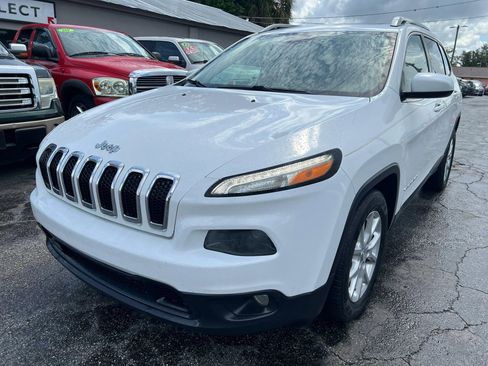 Used 2015 Jeep Cherokee Latitude w/ Comfort/Convenience Group FWD image 2
