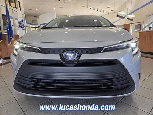 Used 2024 Toyota Corolla LE image 2