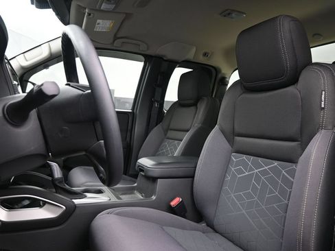 Certified 2025 Nissan Frontier SV AWD/4WD image 15