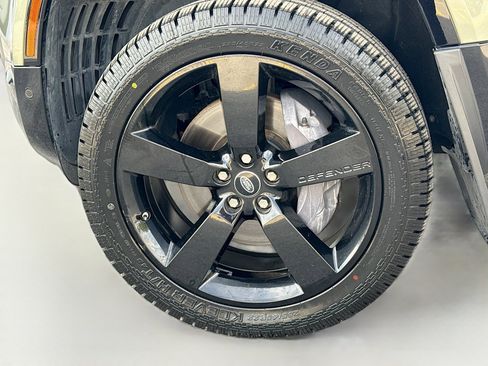 Used 2021 Land Rover Defender 110 X-Dynamic SE AWD/4WD image 44
