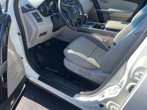 Used 2012 MAZDA CX-9 Grand Touring w/ Moonroof & Bose Audio Pkg image 4