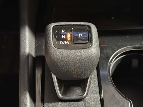 Used 2023 Nissan Rogue S AWD/4WD image 25