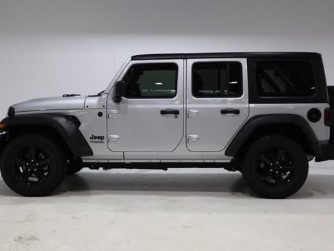 Used 2022 Jeep Wrangler Unlimited Sport AWD/4WD image 4