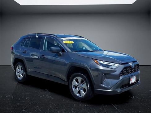 Used 2024 Toyota RAV4 LE AWD/4WD image 5