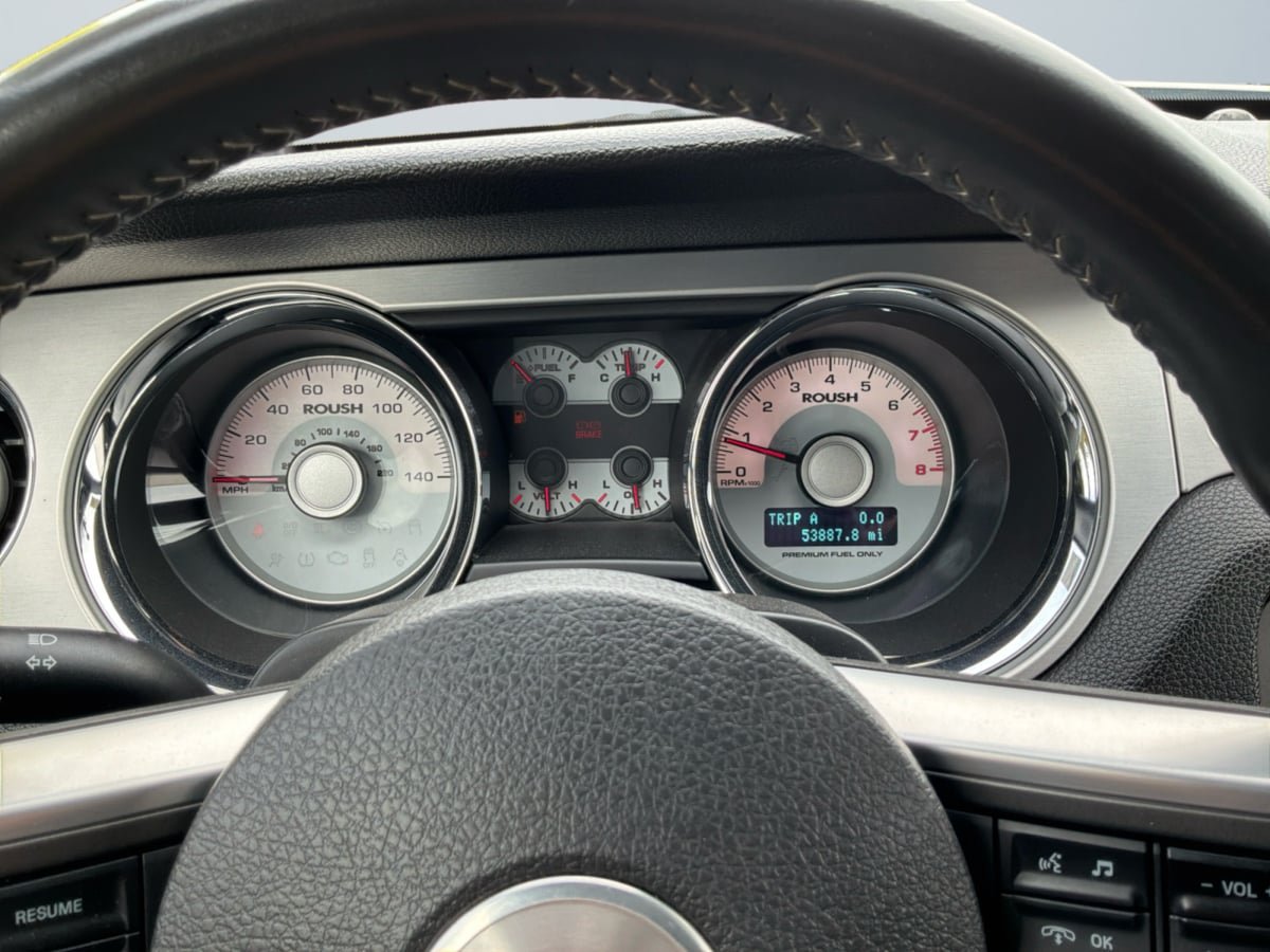 Used 2010 Ford Mustang GT RWD image 12