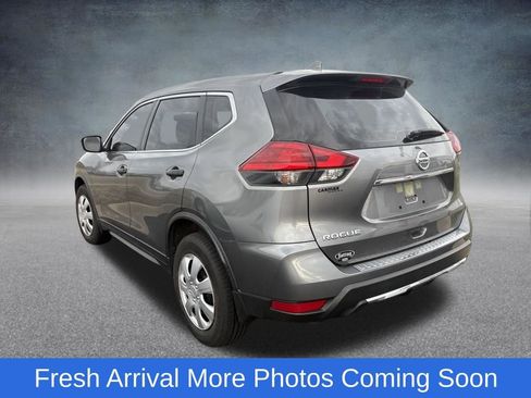 Used 2017 Nissan Rogue S image 4