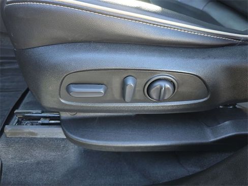 Used 2023 Chevrolet Traverse Premier w/ Redline Edition image 29