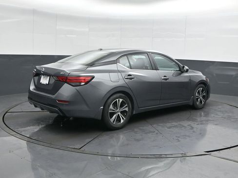 Used 2022 Nissan Sentra SV image 2