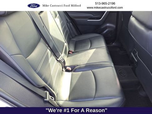 Used 2021 Toyota RAV4 XLE Premium image 26