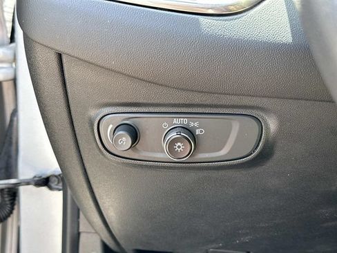 Used 2020 Chevrolet Equinox LS FWD image 26