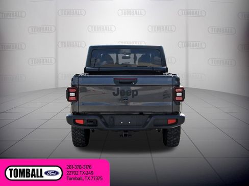 Used 2024 Jeep Gladiator Overland AWD/4WD image 7