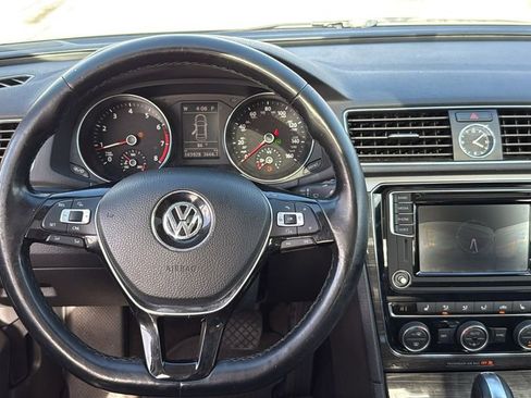 Used 2017 Volkswagen Passat 1.8T SE FWD image 21