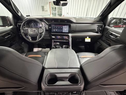 Used 2023 GMC Sierra 1500 AT4 w/ AT4 Premium Package AWD/4WD image 33