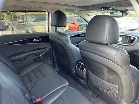 Used 2019 Kia Sorento SX w/ SX Touring Package image 20