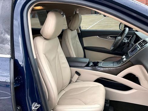 Used 2020 Lincoln Nautilus Reserve image 13