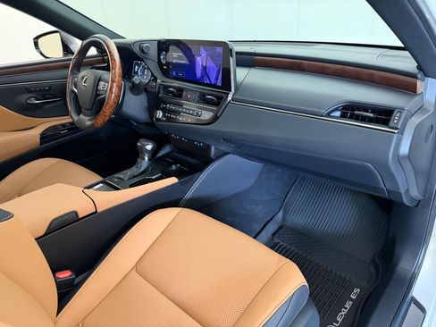 Used 2023 Lexus ES 250 w/ Premium Package AWD/4WD image 31