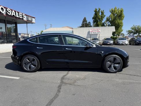 Used 2019 Tesla Model 3 RWD image 2