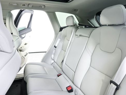 Certified 2023 Volvo XC60 B5 Plus w/ Protection Package Premier AWD/4WD image 21