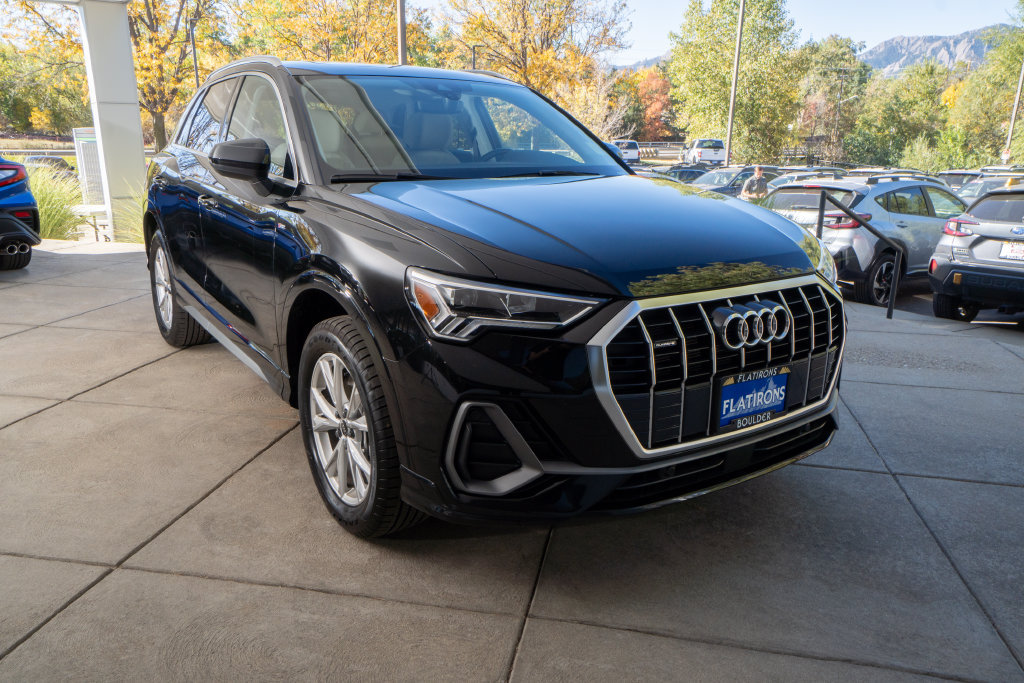 Used 2024 Audi Q3 2.0T Premium AWD/4WD image 2