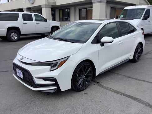 Used 2025 Toyota Corolla SE w/ SE Premium Package AWD/4WD image 2