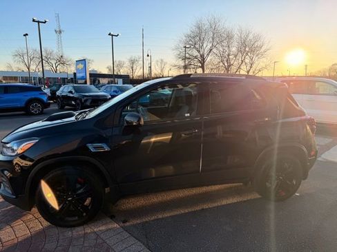 Certified 2021 Chevrolet Trax LT w/ Redline Edition image 4