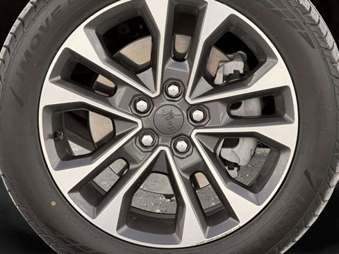 Used 2022 Jeep Grand Cherokee Overland image 40