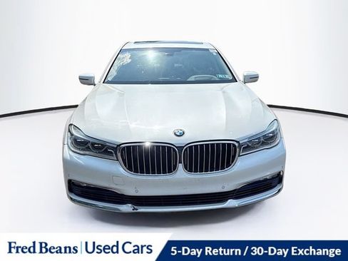 Used 2017 BMW 750i xDrive AWD/4WD image 2