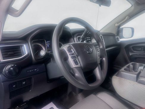 Used 2017 Nissan Titan S AWD/4WD image 9