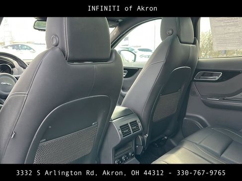 Used 2018 Jaguar F-PACE R-Sport image 39