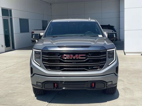 Used 2024 GMC Sierra 1500 AT4 w/ Technology Package AWD/4WD image 3