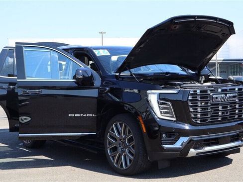 Used 2026 GMC Yukon Denali Ultimate AWD/4WD image 42