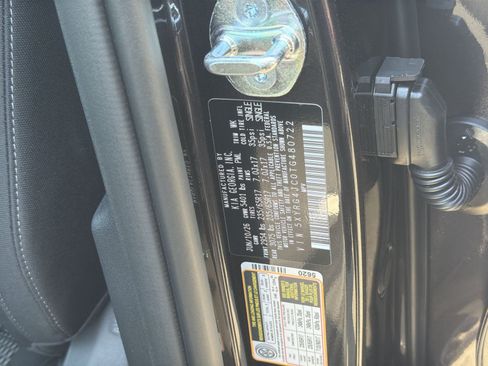 New 2026 Kia Sorento LX FWD image 37