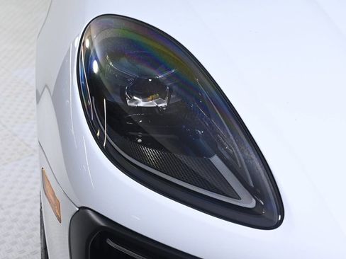 Certified 2022 Porsche Macan GTS image 11