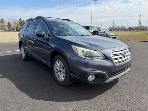 Used 2015 Subaru Outback 2.5i Premium image 3