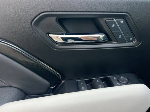 Used 2024 GMC Canyon AT4X w/ AT4X AEV Edition AWD/4WD image 8