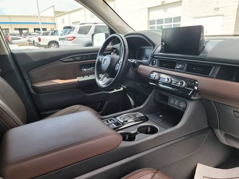Used 2024 Honda Pilot Elite image 4