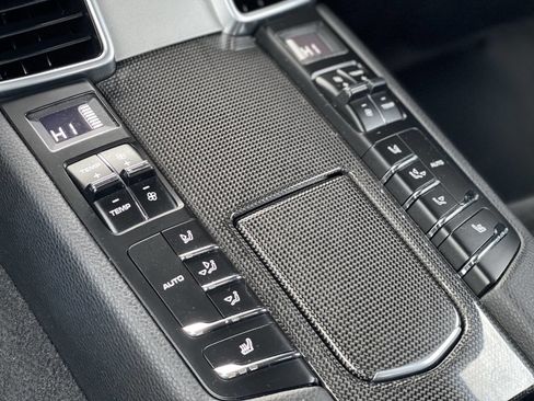Used 2016 Porsche Panamera 4 Edition image 24