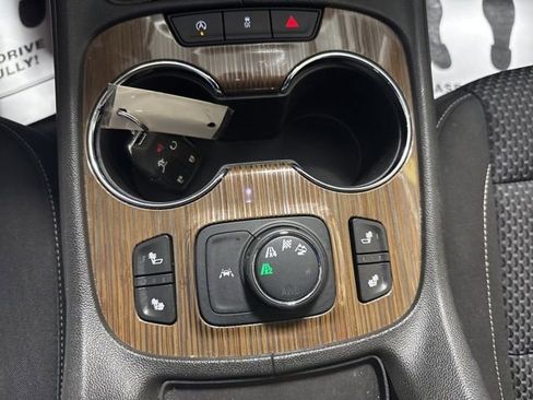Used 2023 GMC Acadia SLE w/ Driver Convenience Package AWD/4WD image 9