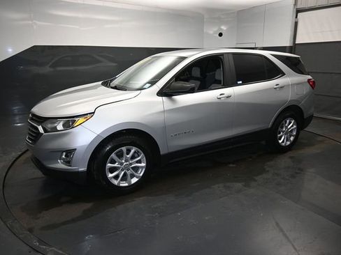 Used 2021 Chevrolet Equinox LS w/ LS Convenience Package image 27