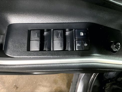 Used 2021 Toyota Highlander XLE image 34